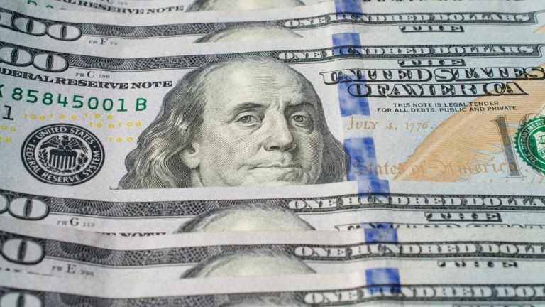Greenback Flexes: Chỉ số đô la đạt mức cao nhất trong hơn 2 năm